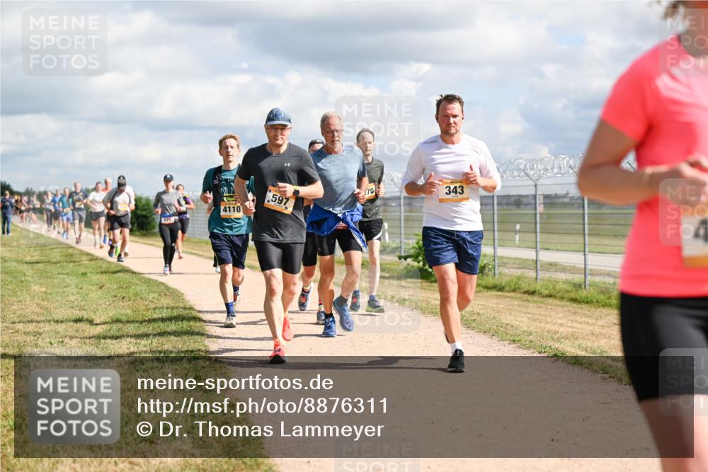 14.09.2025 - Airport Race Dr. Thomas Lammeyer http://msf.ph/oto/8876311 14.09.2025 12:21:07 Laufen 129, 343, 70, 597 meine-sportfotos.de
