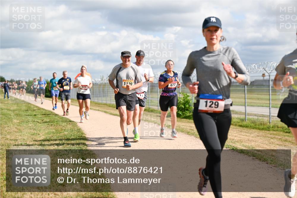 14.09.2025 - Airport Race Dr. Thomas Lammeyer http://msf.ph/oto/8876421 14.09.2025 12:21:14 Laufen 1120, 677, 833, 129 meine-sportfotos.de