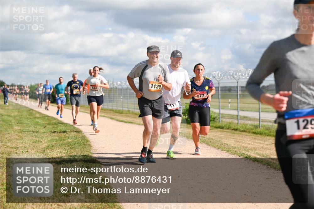 14.09.2025 - Airport Race Dr. Thomas Lammeyer http://msf.ph/oto/8876431 14.09.2025 12:21:14 Laufen 1120, 833, 111, 577, 129 meine-sportfotos.de