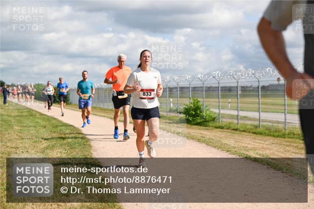 14.09.2025 - Airport Race Dr. Thomas Lammeyer http://msf.ph/oto/8876471 14.09.2025 12:21:17 Laufen 833, 1955 meine-sportfotos.de