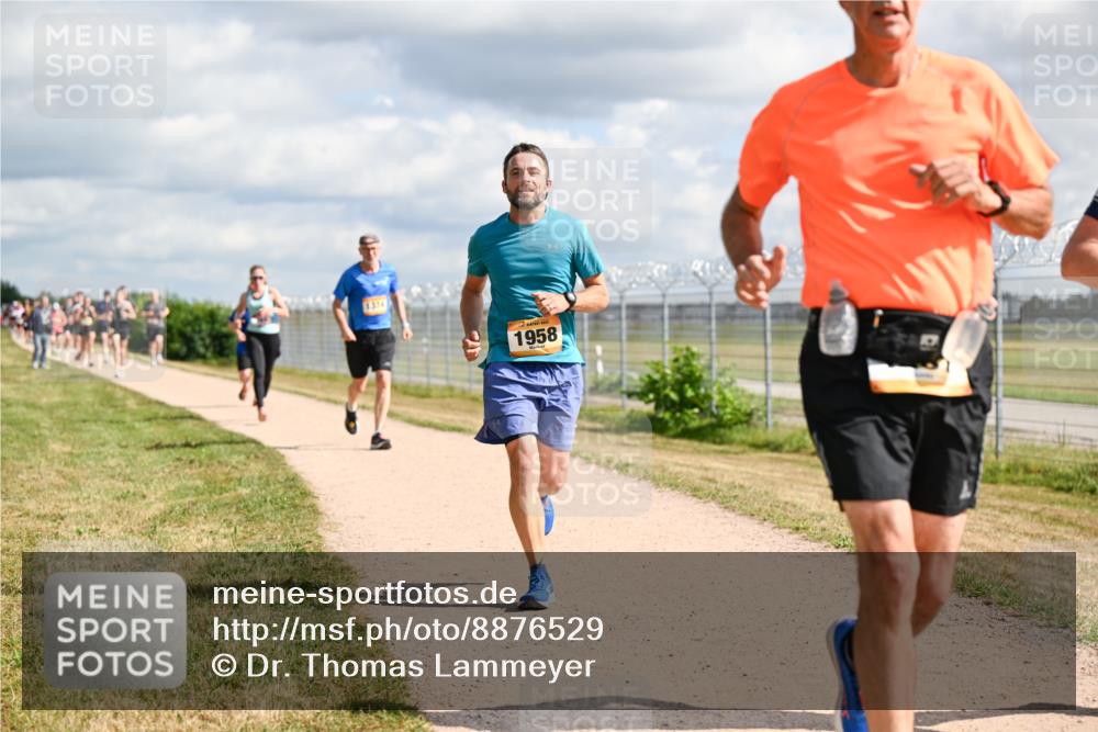14.09.2025 - Airport Race Dr. Thomas Lammeyer http://msf.ph/oto/8876529 14.09.2025 12:21:20 Laufen 1374, 1958 meine-sportfotos.de