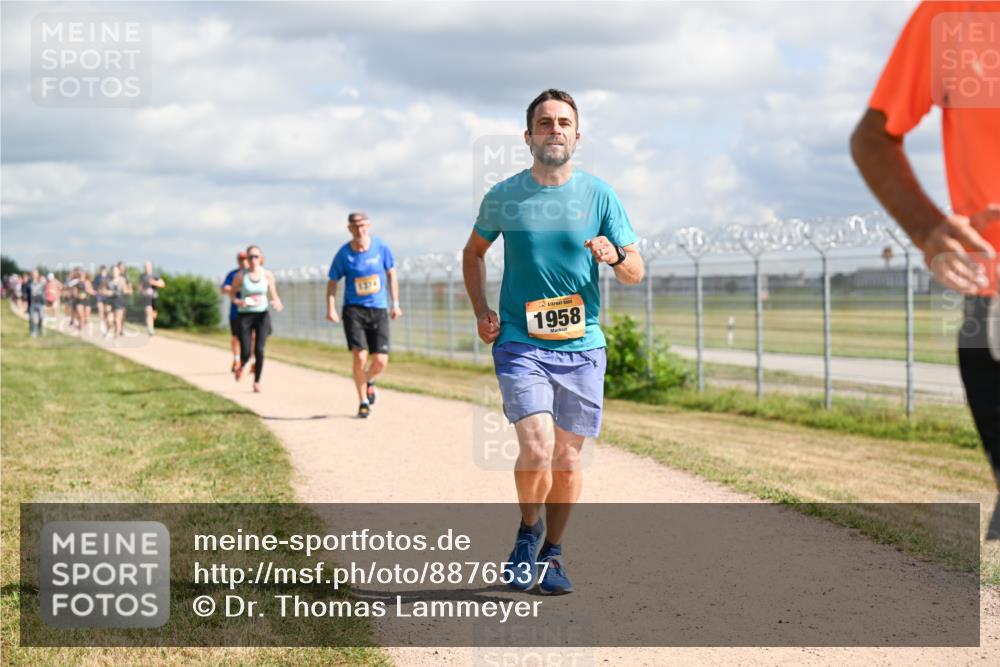 14.09.2025 - Airport Race Dr. Thomas Lammeyer http://msf.ph/oto/8876537 14.09.2025 12:21:21 Laufen 1374, 1958 meine-sportfotos.de
