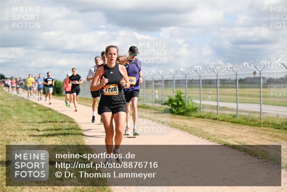 14.09.2025 - Airport Race Dr. Thomas Lammeyer http://msf.ph/oto/8876716 14.09.2025 12:21:35 Laufen 728, 488 meine-sportfotos.de