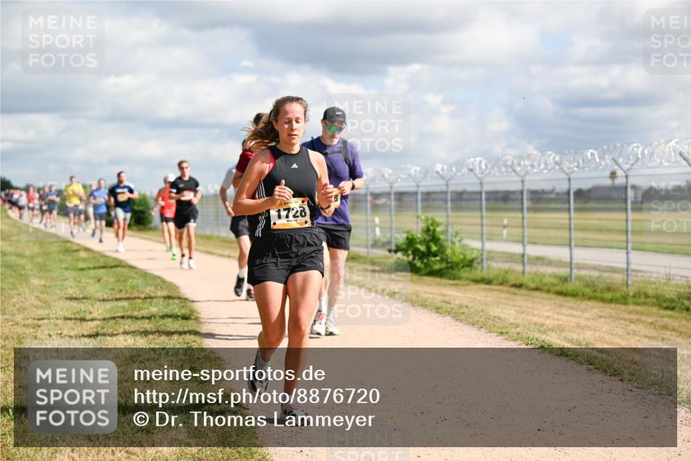 14.09.2025 - Airport Race Dr. Thomas Lammeyer http://msf.ph/oto/8876720 14.09.2025 12:21:36 Laufen 1728 meine-sportfotos.de