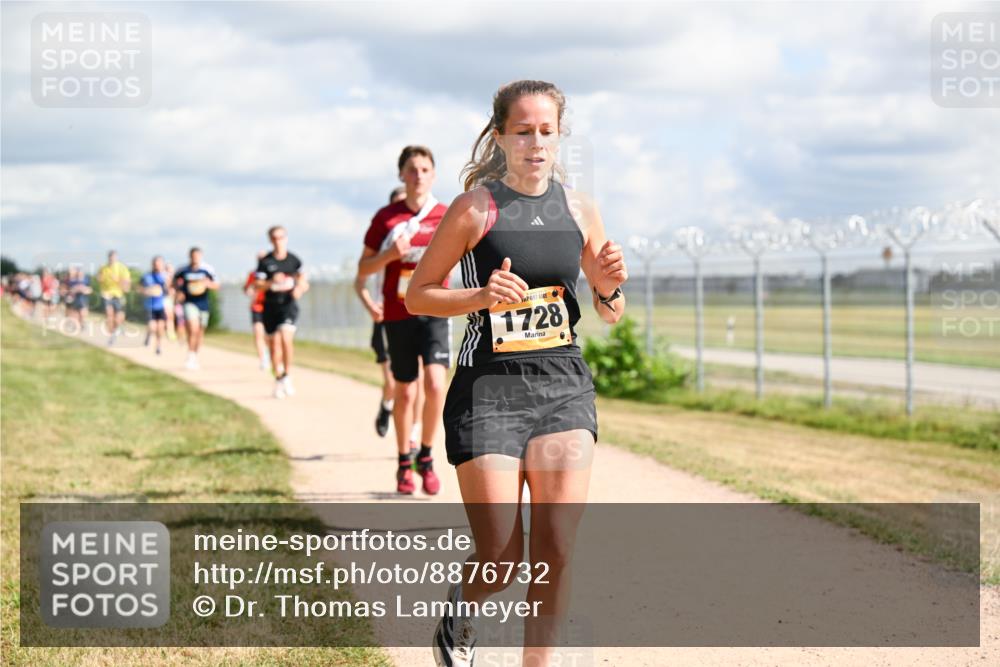 14.09.2025 - Airport Race Dr. Thomas Lammeyer http://msf.ph/oto/8876732 14.09.2025 12:21:36 Laufen 1728 meine-sportfotos.de