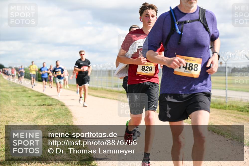 14.09.2025 - Airport Race Dr. Thomas Lammeyer http://msf.ph/oto/8876756 14.09.2025 12:21:38 Laufen 929, 488 meine-sportfotos.de