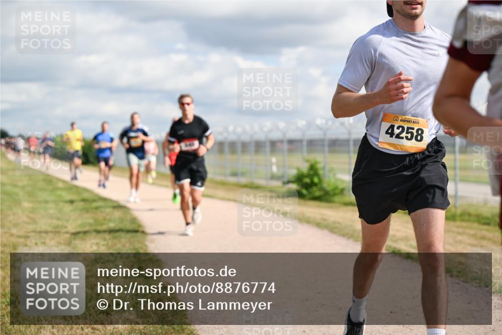 14.09.2025 - Airport Race Dr. Thomas Lammeyer http://msf.ph/oto/8876774 14.09.2025 12:21:39 Laufen 4258 meine-sportfotos.de