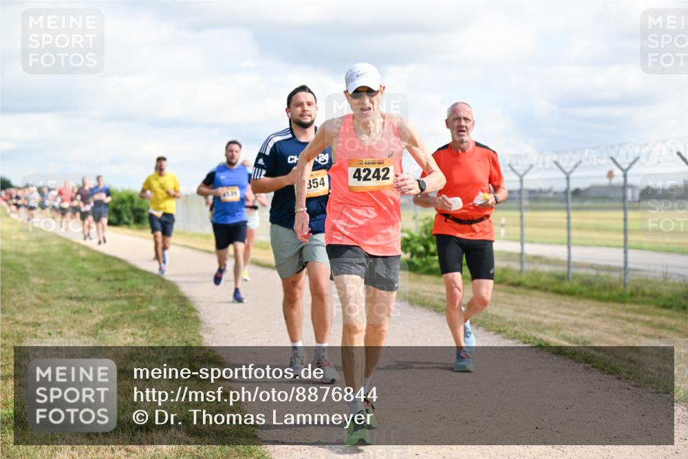 14.09.2025 - Airport Race Dr. Thomas Lammeyer http://msf.ph/oto/8876844 14.09.2025 12:21:43 Laufen 24, 354, 4242 meine-sportfotos.de