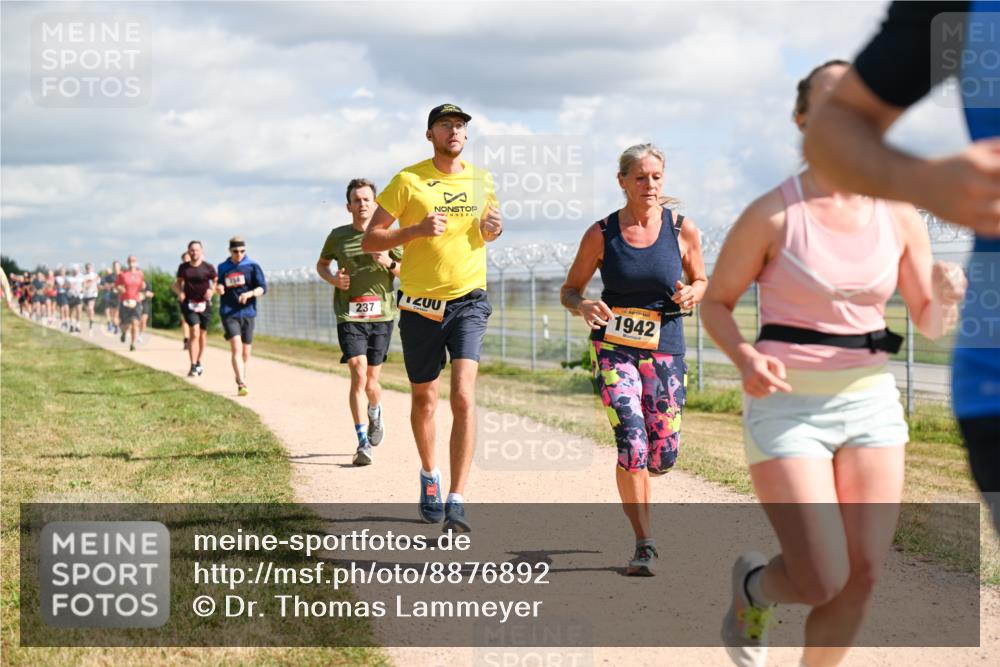 14.09.2025 - Airport Race Dr. Thomas Lammeyer http://msf.ph/oto/8876892 14.09.2025 12:21:48 Laufen 237, 1200, 1942 meine-sportfotos.de