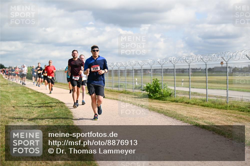 14.09.2025 - Airport Race Dr. Thomas Lammeyer http://msf.ph/oto/8876913 14.09.2025 12:21:51 Laufen 259, 758 meine-sportfotos.de