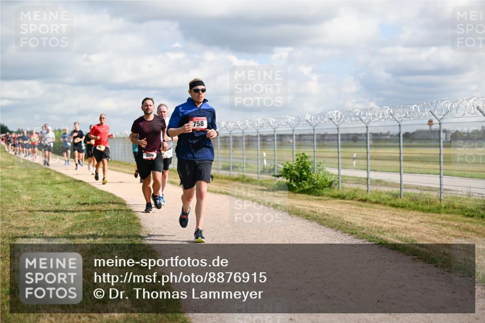 14.09.2025 - Airport Race Dr. Thomas Lammeyer http://msf.ph/oto/8876915 14.09.2025 12:21:52 Laufen 259, 758 meine-sportfotos.de