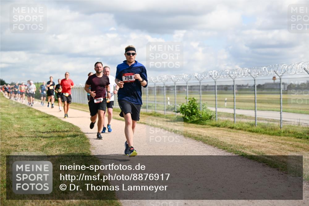 14.09.2025 - Airport Race Dr. Thomas Lammeyer http://msf.ph/oto/8876917 14.09.2025 12:21:52 Laufen 259, 758 meine-sportfotos.de