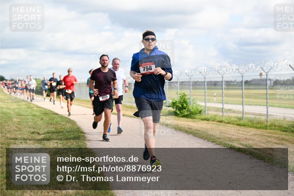 14.09.2025 - Airport Race Dr. Thomas Lammeyer http://msf.ph/oto/8876923 14.09.2025 12:21:53 Laufen 259, 758 meine-sportfotos.de