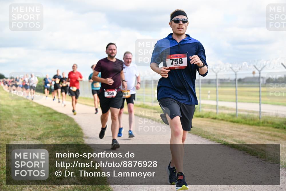 14.09.2025 - Airport Race Dr. Thomas Lammeyer http://msf.ph/oto/8876928 14.09.2025 12:21:53 Laufen 259, 69, 758 meine-sportfotos.de