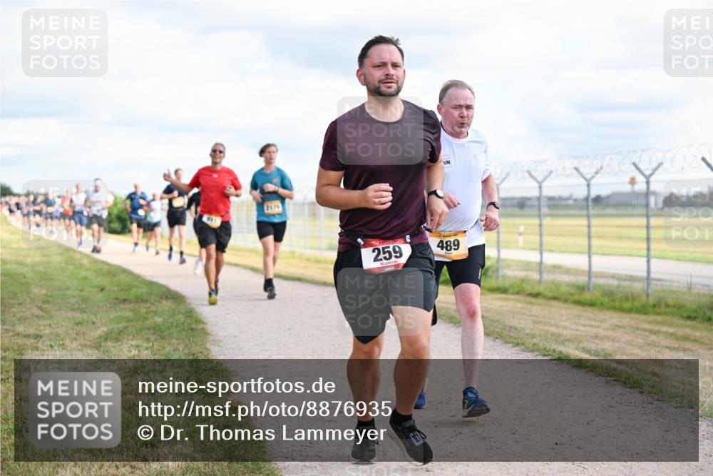 14.09.2025 - Airport Race Dr. Thomas Lammeyer http://msf.ph/oto/8876935 14.09.2025 12:21:55 Laufen 2179, 259, 489 meine-sportfotos.de