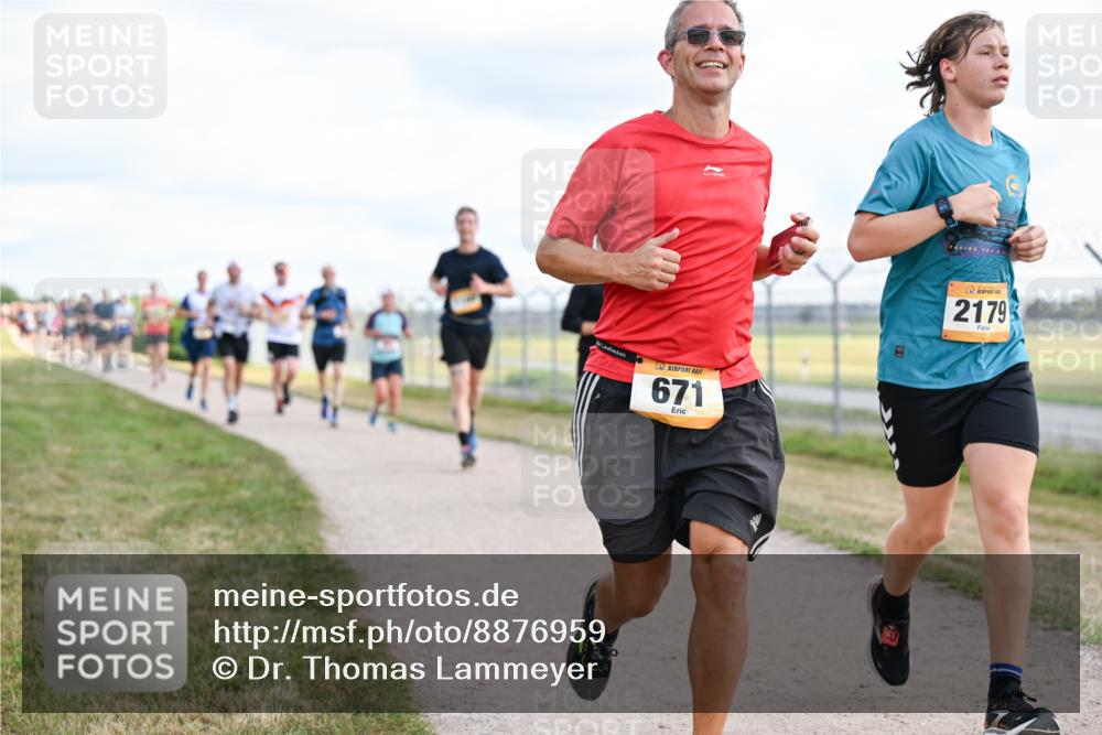 14.09.2025 - Airport Race Dr. Thomas Lammeyer http://msf.ph/oto/8876959 14.09.2025 12:21:59 Laufen 671, 2179 meine-sportfotos.de