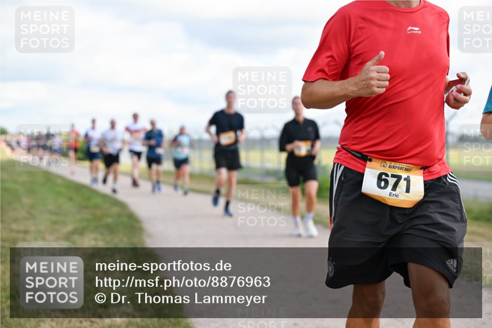 14.09.2025 - Airport Race Dr. Thomas Lammeyer http://msf.ph/oto/8876963 14.09.2025 12:21:59 Laufen 42, 671 meine-sportfotos.de