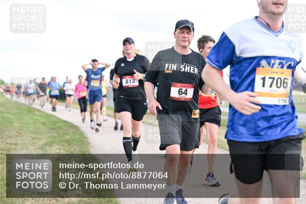 14.09.2025 - Airport Race Dr. Thomas Lammeyer http://msf.ph/oto/8877064 14.09.2025 12:22:15 Laufen 813, 64, 1706, 1706, 10 meine-sportfotos.de