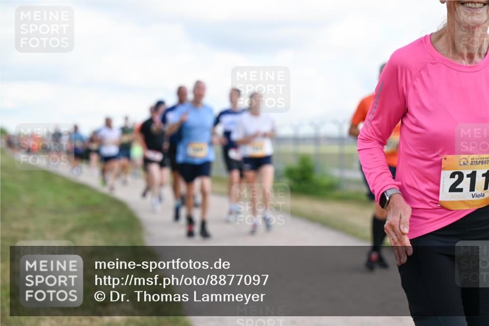 14.09.2025 - Airport Race Dr. Thomas Lammeyer http://msf.ph/oto/8877097 14.09.2025 12:22:22 Laufen 42, 211 meine-sportfotos.de