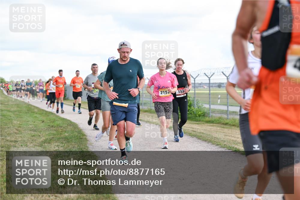 14.09.2025 - Airport Race Dr. Thomas Lammeyer http://msf.ph/oto/8877165 14.09.2025 12:22:33 Laufen 1403, 2157, 153, 153 meine-sportfotos.de
