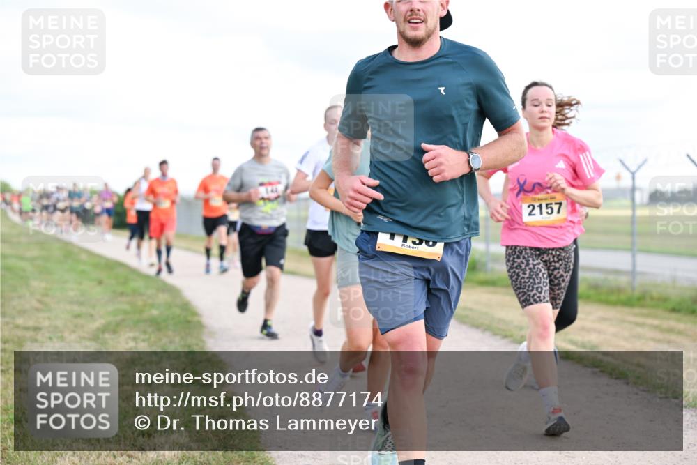 14.09.2025 - Airport Race Dr. Thomas Lammeyer http://msf.ph/oto/8877174 14.09.2025 12:22:34 Laufen 150, 2157 meine-sportfotos.de