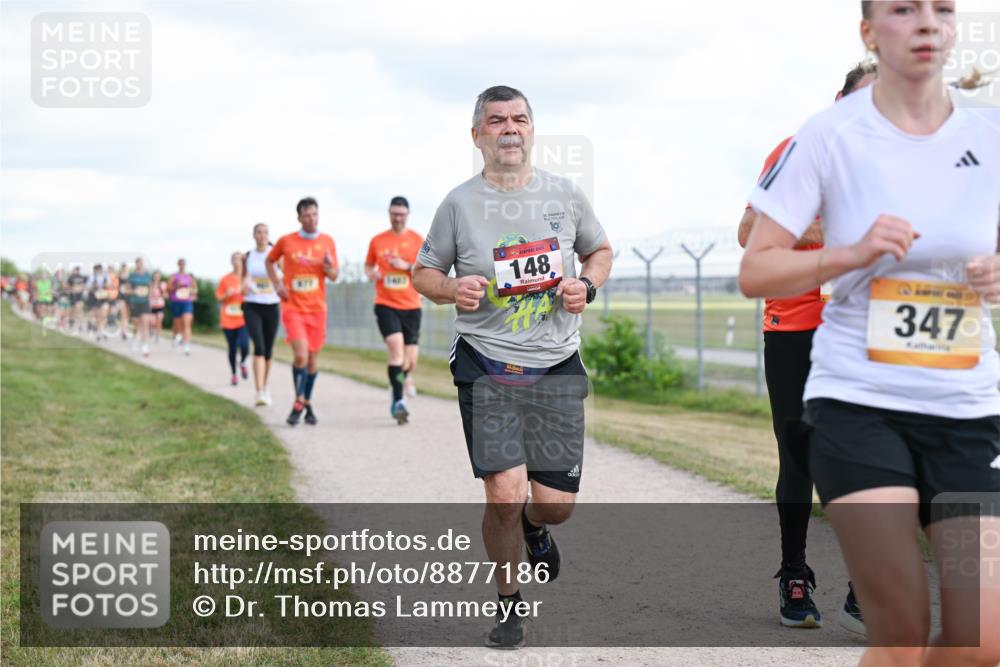 14.09.2025 - Airport Race Dr. Thomas Lammeyer http://msf.ph/oto/8877186 14.09.2025 12:22:36 Laufen 148, 10, 347 meine-sportfotos.de