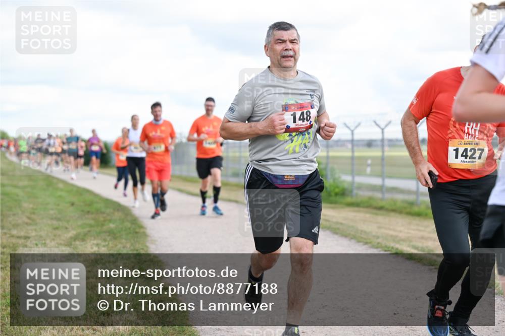 14.09.2025 - Airport Race Dr. Thomas Lammeyer http://msf.ph/oto/8877188 14.09.2025 12:22:36 Laufen 148, 1427 meine-sportfotos.de