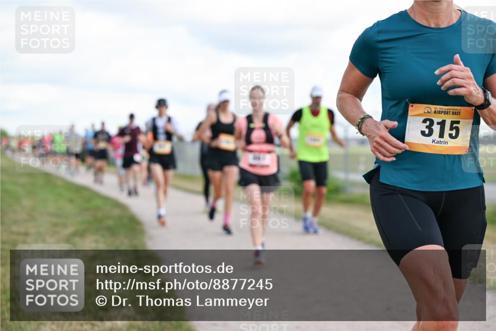 14.09.2025 - Airport Race Dr. Thomas Lammeyer http://msf.ph/oto/8877245 14.09.2025 12:22:47 Laufen 42, 315 meine-sportfotos.de