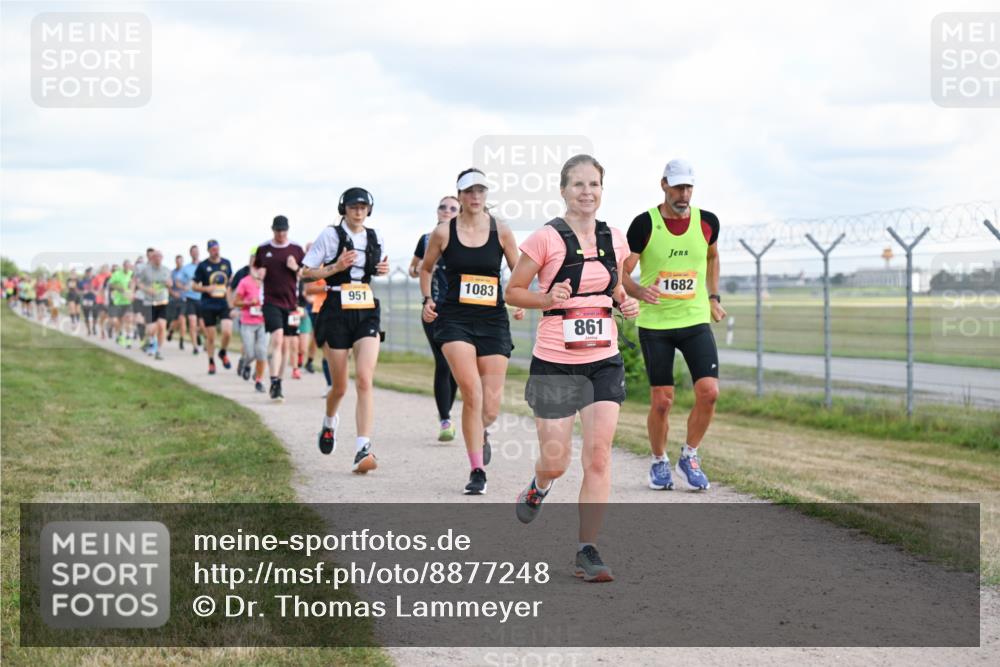 14.09.2025 - Airport Race Dr. Thomas Lammeyer http://msf.ph/oto/8877248 14.09.2025 12:22:47 Laufen 1083, 951, 861, 1682 meine-sportfotos.de