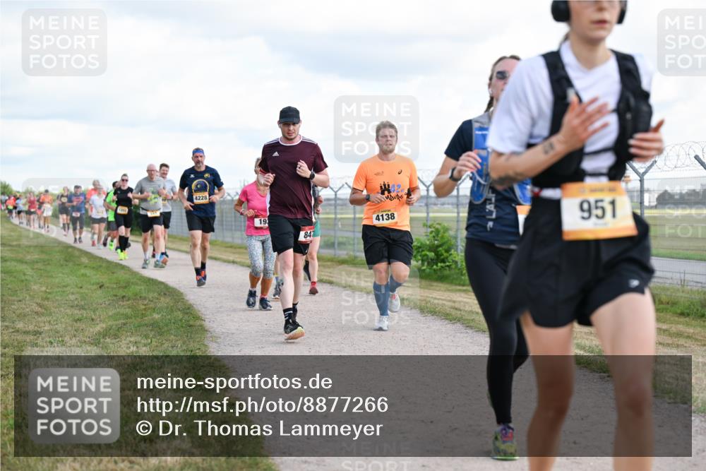 14.09.2025 - Airport Race Dr. Thomas Lammeyer http://msf.ph/oto/8877266 14.09.2025 12:22:50 Laufen 420, 4228, 19, 4138, 951, 847 meine-sportfotos.de