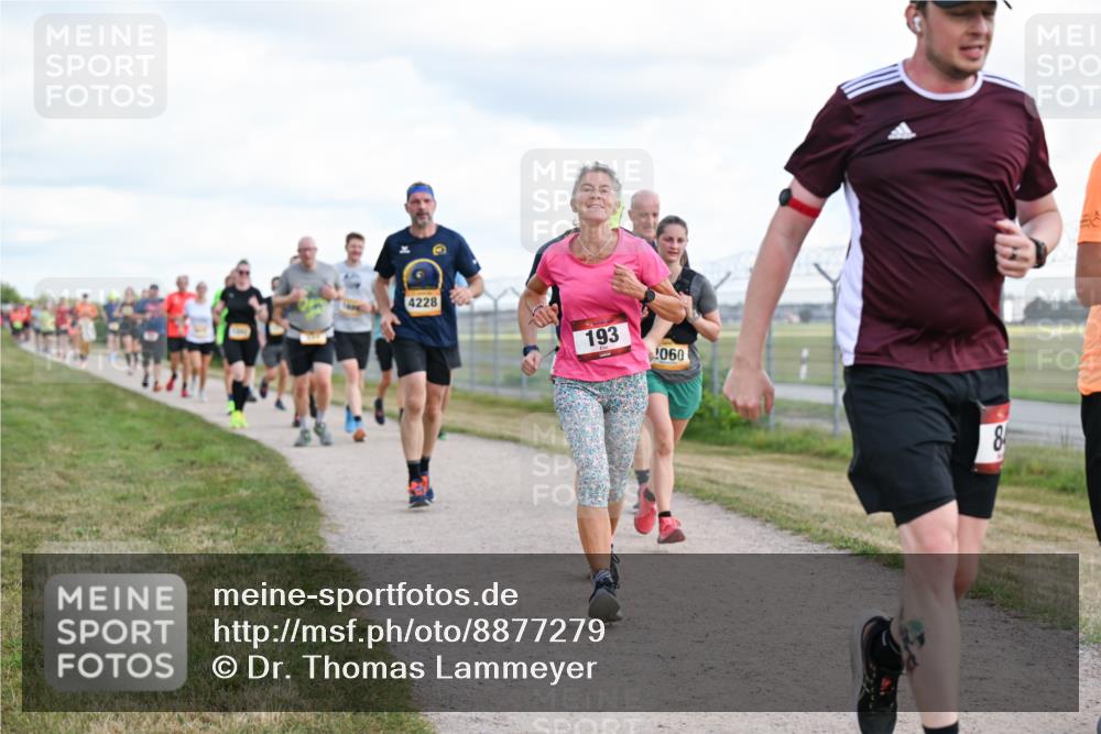 14.09.2025 - Airport Race Dr. Thomas Lammeyer http://msf.ph/oto/8877279 14.09.2025 12:22:52 Laufen 4228, 193, 060, 8 meine-sportfotos.de