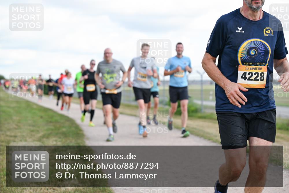 14.09.2025 - Airport Race Dr. Thomas Lammeyer http://msf.ph/oto/8877294 14.09.2025 12:22:55 Laufen 2019, 42, 4228 meine-sportfotos.de