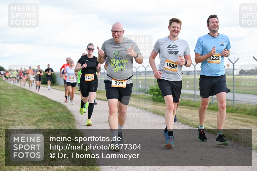 14.09.2025 - Airport Race Dr. Thomas Lammeyer http://msf.ph/oto/8877304 14.09.2025 12:22:56 Laufen 10, 1889, 4215, 1202, 371, 1222 meine-sportfotos.de