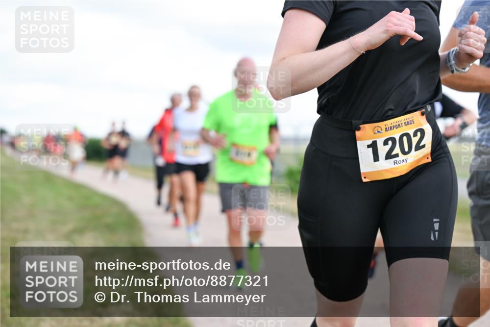 14.09.2025 - Airport Race Dr. Thomas Lammeyer http://msf.ph/oto/8877321 14.09.2025 12:22:59 Laufen 42, 1202 meine-sportfotos.de