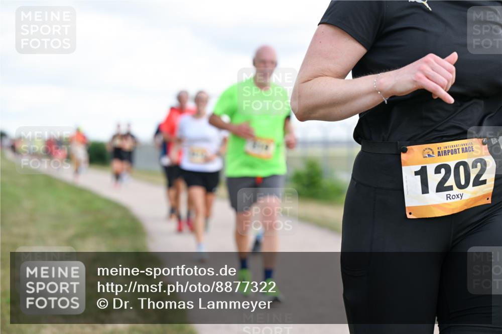 14.09.2025 - Airport Race Dr. Thomas Lammeyer http://msf.ph/oto/8877322 14.09.2025 12:22:59 Laufen 42, 1202 meine-sportfotos.de