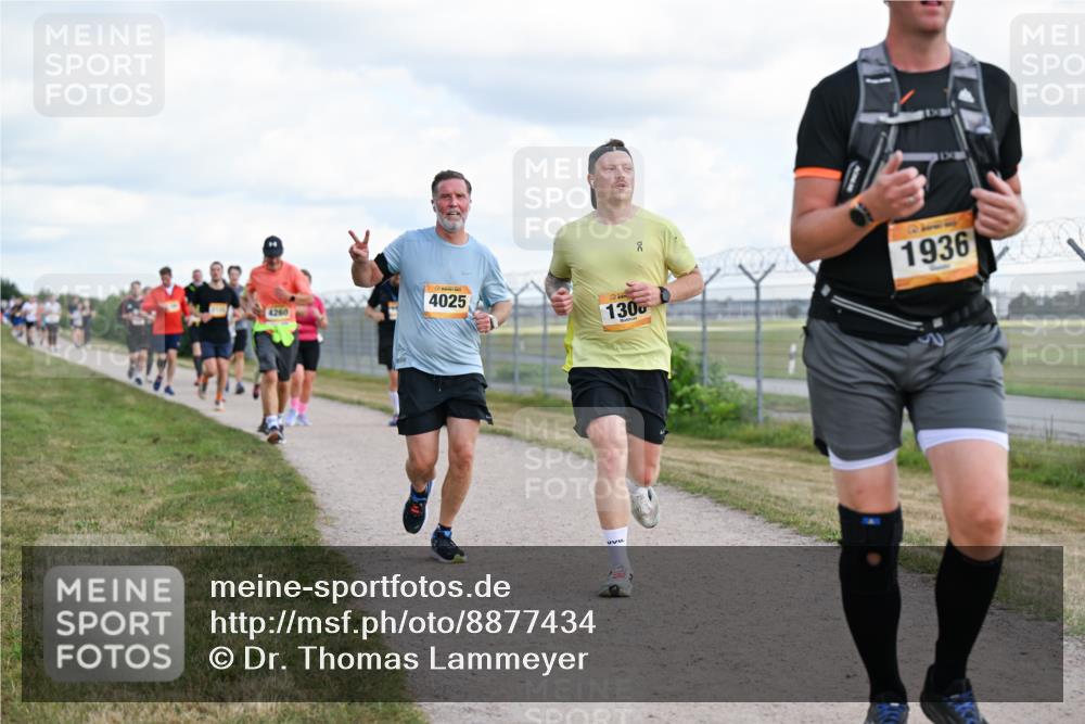 14.09.2025 - Airport Race Dr. Thomas Lammeyer http://msf.ph/oto/8877434 14.09.2025 12:23:19 Laufen 1936, 4260, 4025, 1300 meine-sportfotos.de