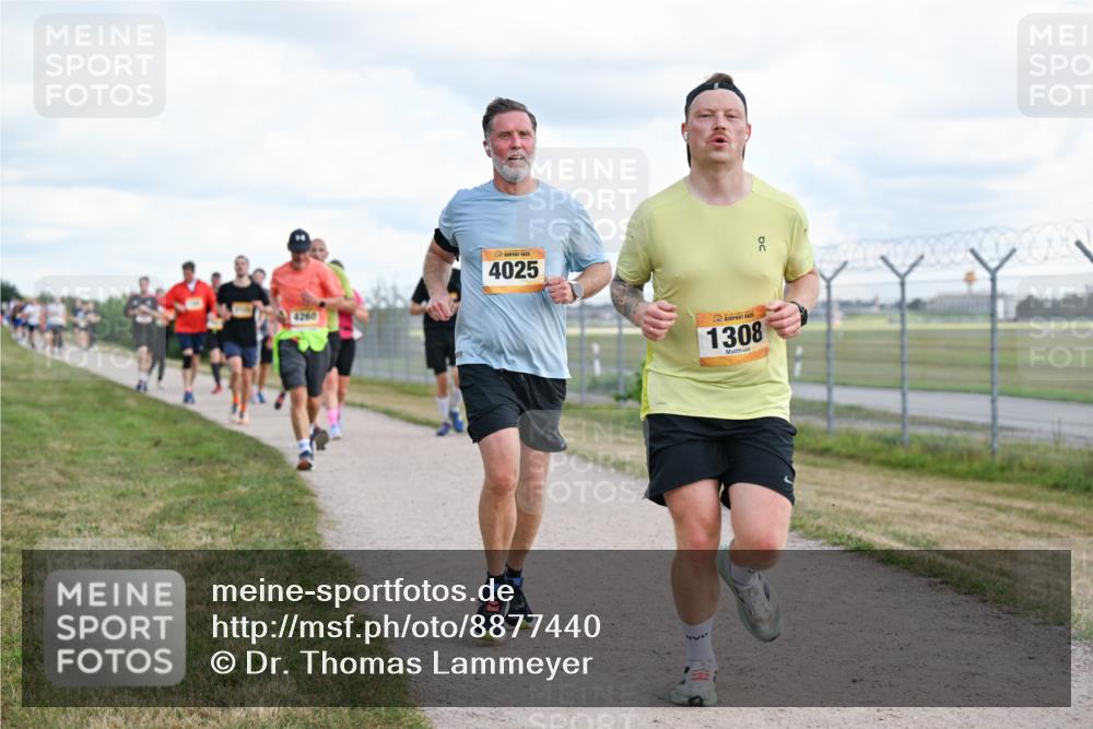 14.09.2025 - Airport Race Dr. Thomas Lammeyer http://msf.ph/oto/8877440 14.09.2025 12:23:20 Laufen 4260, 4025, 1308 meine-sportfotos.de