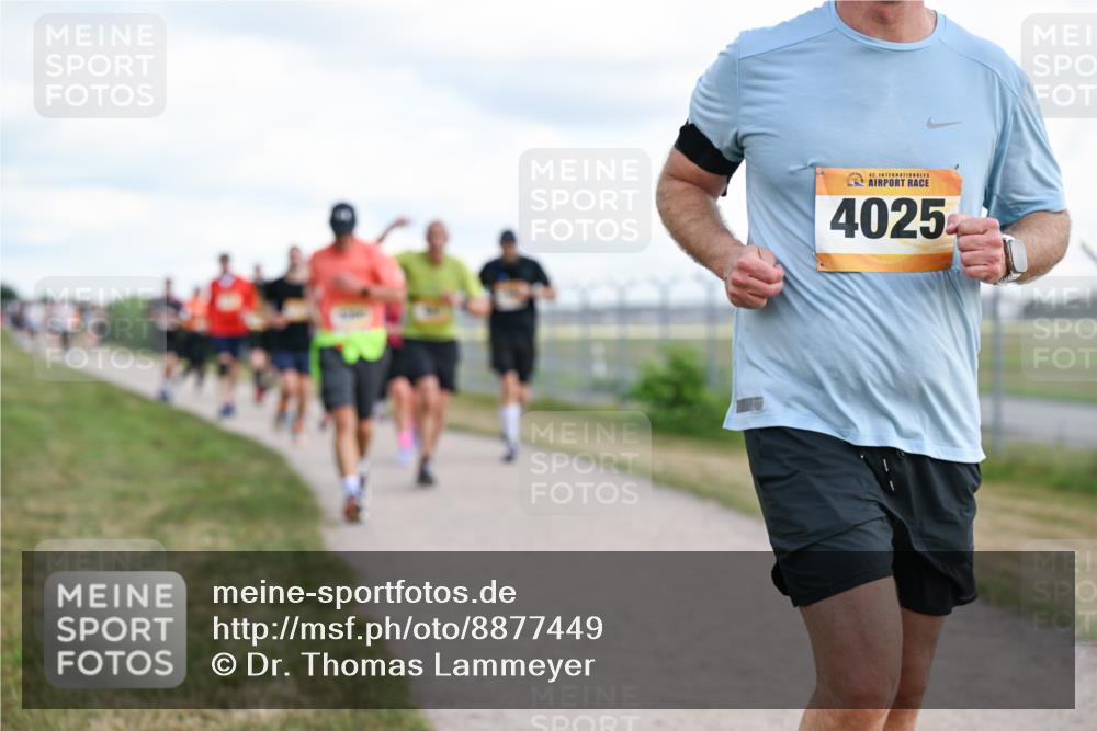 14.09.2025 - Airport Race Dr. Thomas Lammeyer http://msf.ph/oto/8877449 14.09.2025 12:23:22 Laufen 42, 4025 meine-sportfotos.de