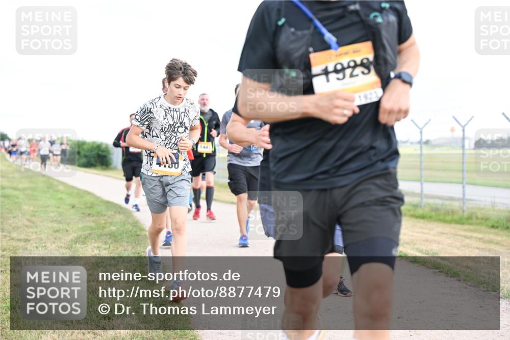 14.09.2025 - Airport Race Dr. Thomas Lammeyer http://msf.ph/oto/8877479 14.09.2025 12:23:26 Laufen 1441, 1929, 1921 meine-sportfotos.de