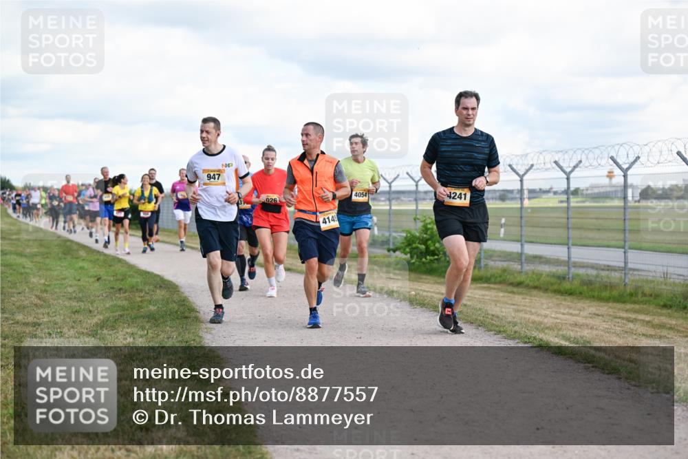 14.09.2025 - Airport Race Dr. Thomas Lammeyer http://msf.ph/oto/8877557 14.09.2025 12:23:46 Laufen 947, 026, 4145, 4054, 4241 meine-sportfotos.de