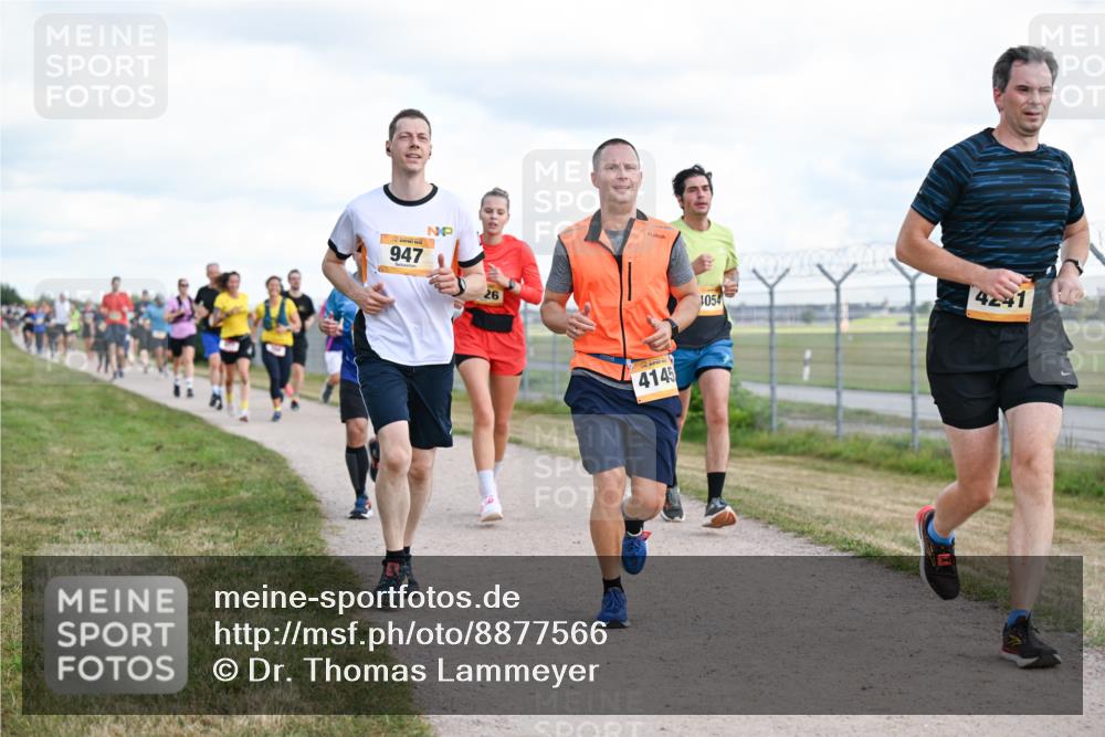 14.09.2025 - Airport Race Dr. Thomas Lammeyer http://msf.ph/oto/8877566 14.09.2025 12:23:47 Laufen 947, 26, 4145, 1054, 4241 meine-sportfotos.de