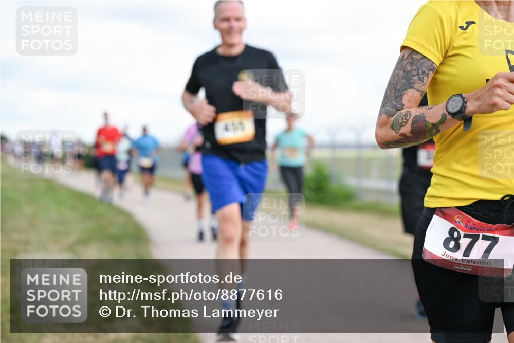 14.09.2025 - Airport Race Dr. Thomas Lammeyer http://msf.ph/oto/8877616 14.09.2025 12:23:55 Laufen 2921, 98, 61, 42, 877 meine-sportfotos.de