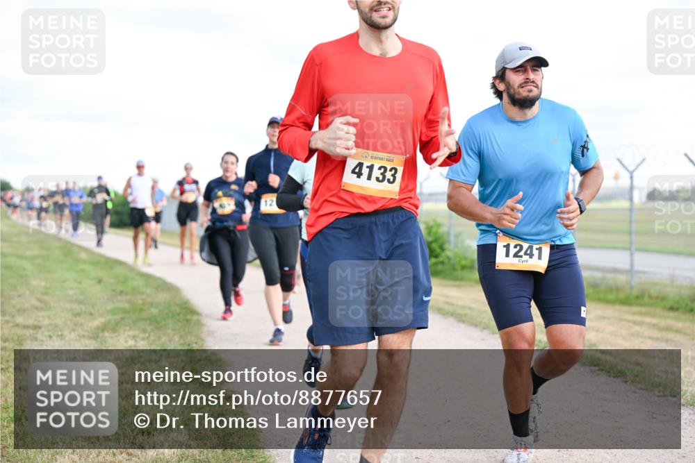 14.09.2025 - Airport Race Dr. Thomas Lammeyer http://msf.ph/oto/8877657 14.09.2025 12:24:01 Laufen 12, 4133, 1241 meine-sportfotos.de