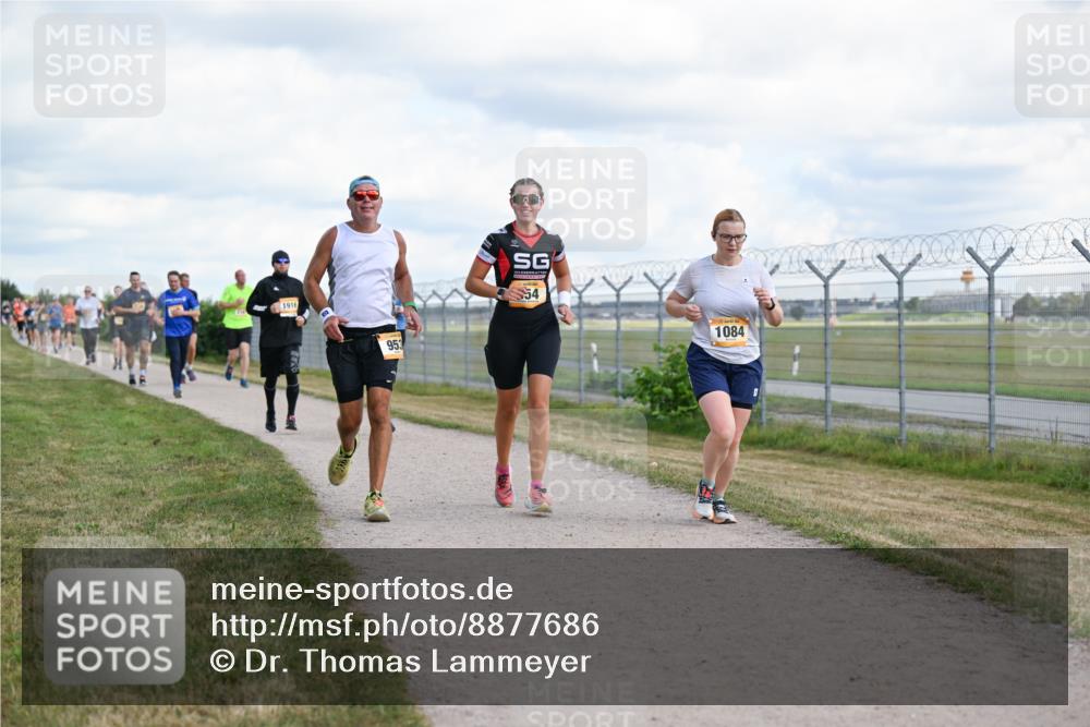14.09.2025 - Airport Race Dr. Thomas Lammeyer http://msf.ph/oto/8877686 14.09.2025 12:24:05 Laufen 1916, 953, 54, 1084 meine-sportfotos.de