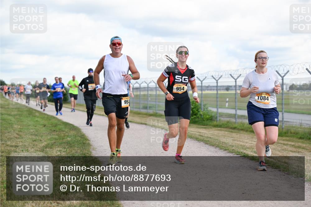 14.09.2025 - Airport Race Dr. Thomas Lammeyer http://msf.ph/oto/8877693 14.09.2025 12:24:06 Laufen 19, 953, 954, 1084 meine-sportfotos.de
