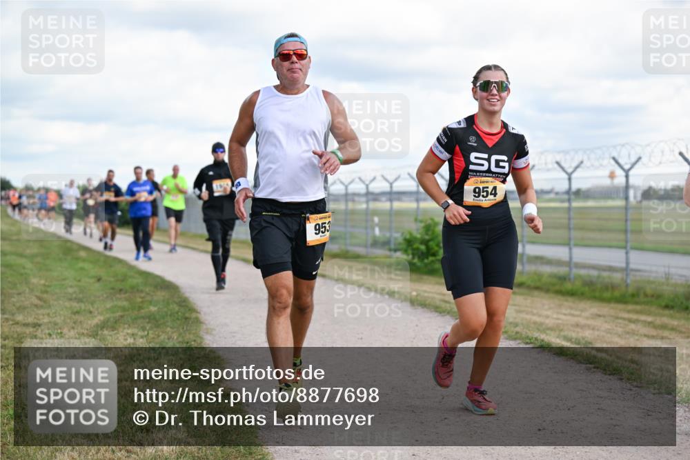 14.09.2025 - Airport Race Dr. Thomas Lammeyer http://msf.ph/oto/8877698 14.09.2025 12:24:07 Laufen 953, 954 meine-sportfotos.de