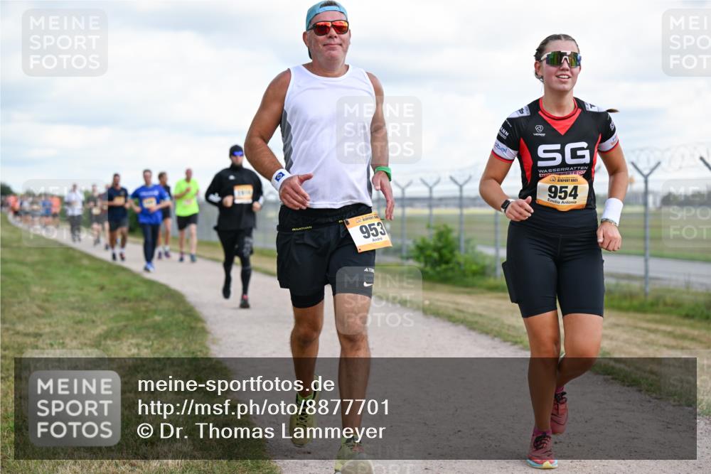 14.09.2025 - Airport Race Dr. Thomas Lammeyer http://msf.ph/oto/8877701 14.09.2025 12:24:08 Laufen 953, 954 meine-sportfotos.de