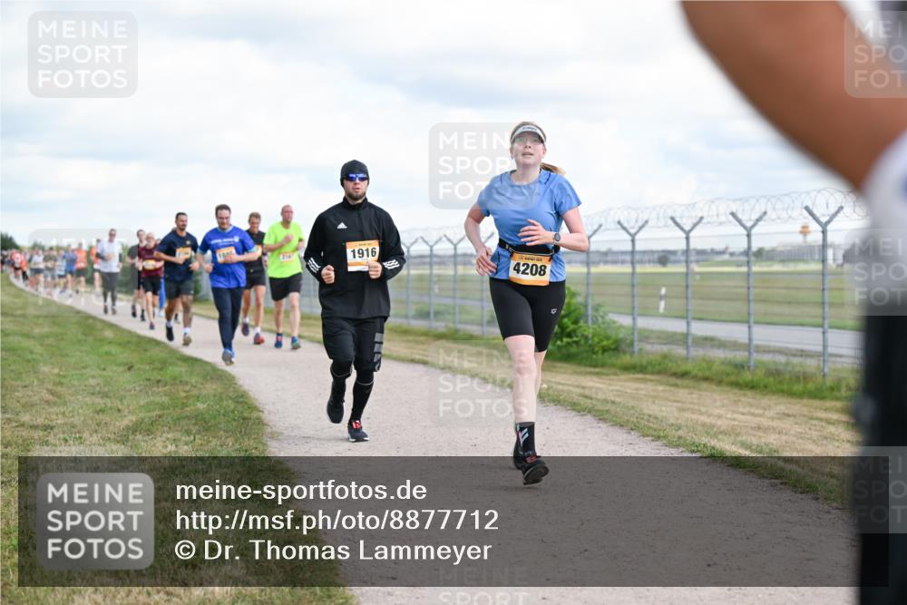 14.09.2025 - Airport Race Dr. Thomas Lammeyer http://msf.ph/oto/8877712 14.09.2025 12:24:09 Laufen 214, 1916, 4208 meine-sportfotos.de