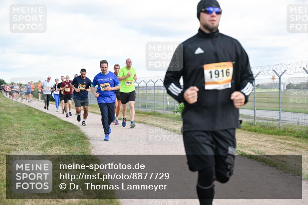 14.09.2025 - Airport Race Dr. Thomas Lammeyer http://msf.ph/oto/8877729 14.09.2025 12:24:12 Laufen 2116, 2156, 189, 2167, 1916 meine-sportfotos.de