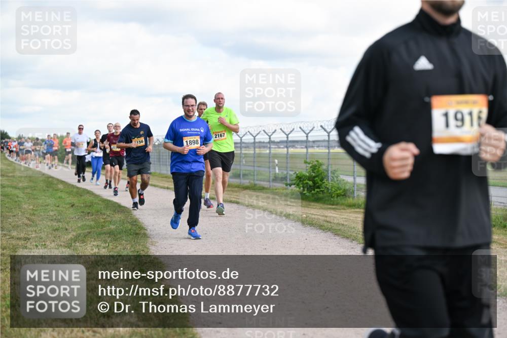 14.09.2025 - Airport Race Dr. Thomas Lammeyer http://msf.ph/oto/8877732 14.09.2025 12:24:12 Laufen 156, 1898, 2167, 1916 meine-sportfotos.de